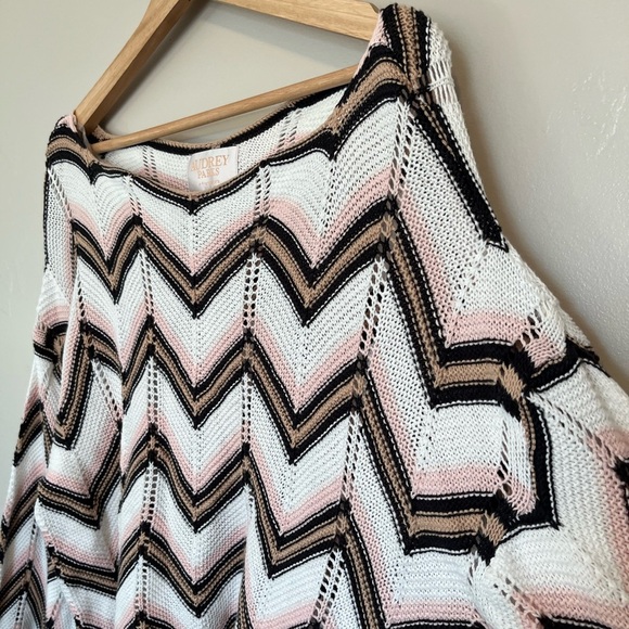Lizbeth Chevron Pullover Sweater NWT - Picture 4 of 12